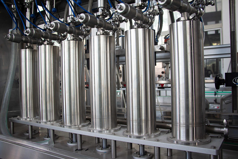 स्वयंचलित कॉस्मेटिक परफ्यूम लिक्विड बॉटलिंग बॉटल फिलिंग मशीन